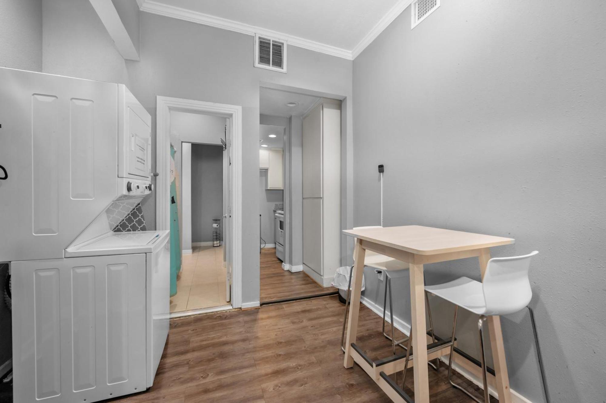 Trendy Montrose 1Br Apartment Хюстън Екстериор снимка